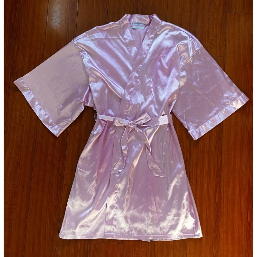 Gorgeous Lilac Satin Stretch Kimono